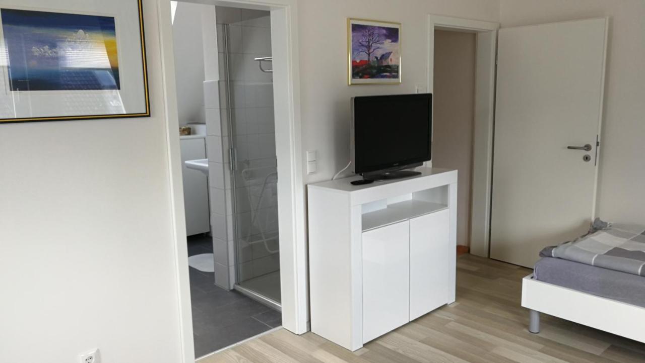 Muenchen Waldperlach Ruhig Und Sehr Schoene Wohnung Eksteriør billede